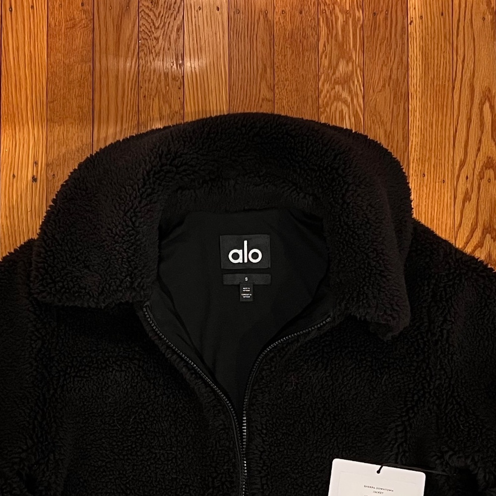 ALO Yoga Sherpa Downtown Jacket, Black, Small - Picture 7 of 7